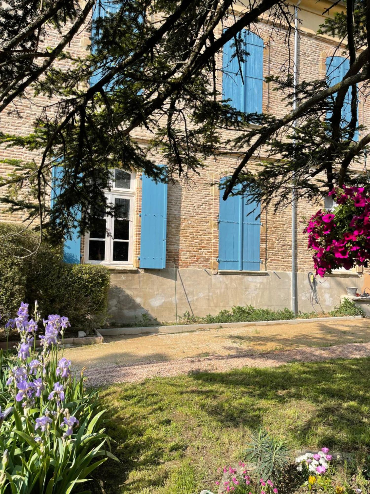Chateau De Vallegue Bagian luar foto
