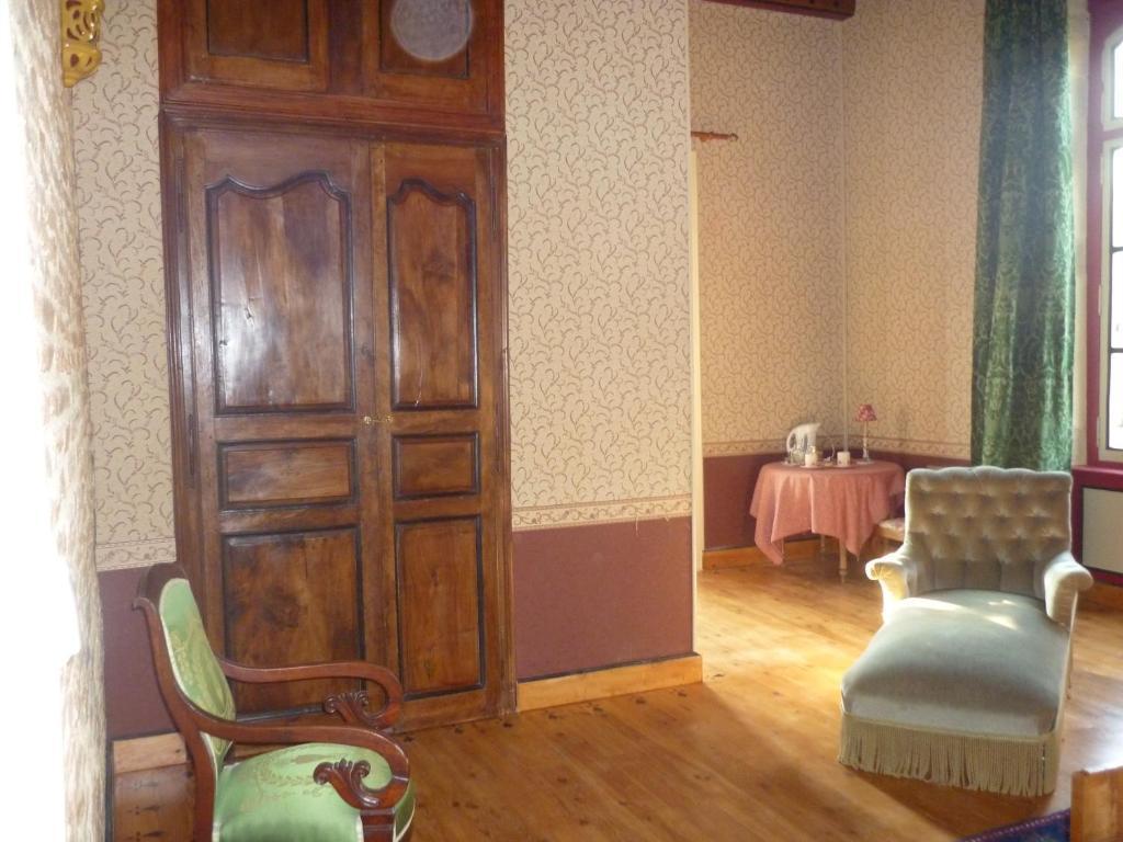 Chateau De Vallegue Ruang foto